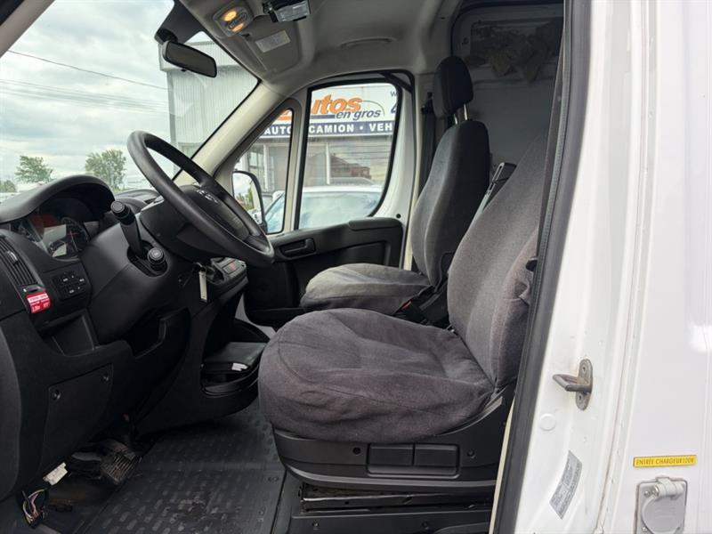 ram ProMaster fourgonnette utilitaire 2017 - 11