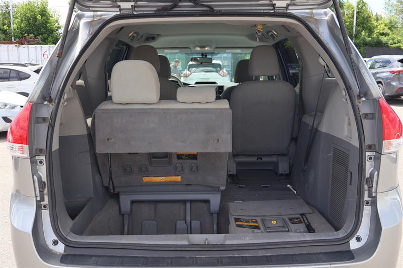 toyota Sienna 2011 - 6