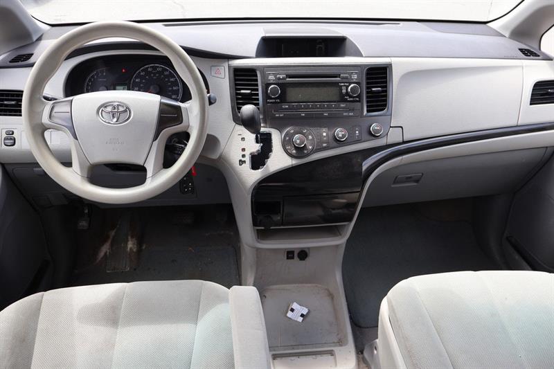toyota Sienna 2011 - 10