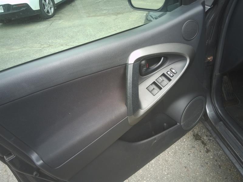 toyota RAV4 2010 - 8