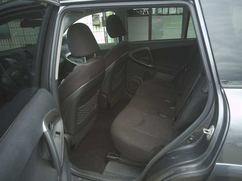 toyota RAV4 2010 - 10