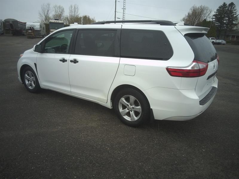 toyota Sienna 2017 - 3