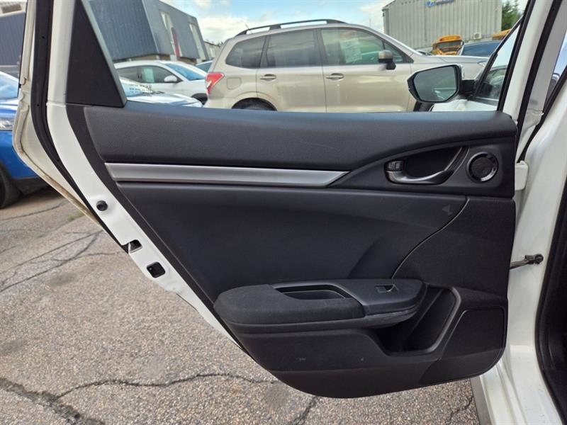 honda Civic Hatchback 2017 - 23