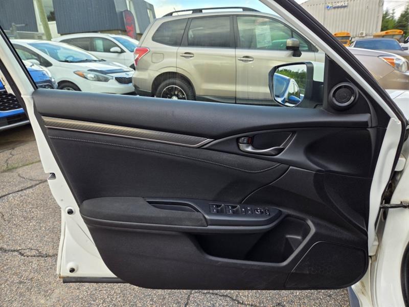 honda Civic Hatchback 2017 - 24