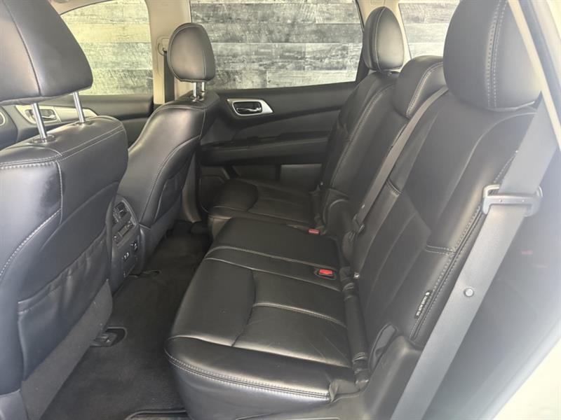nissan Pathfinder 2019 - 22