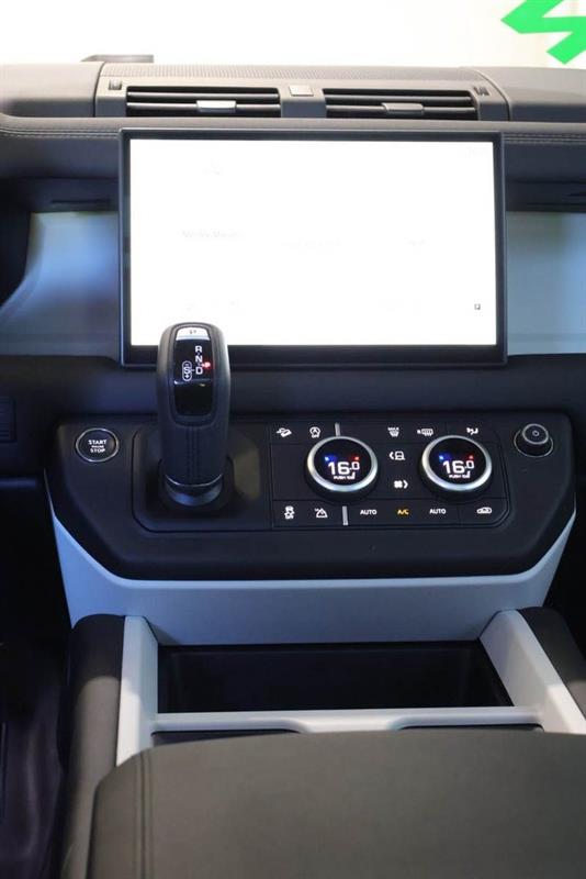 land rover Defender 2025 - 21