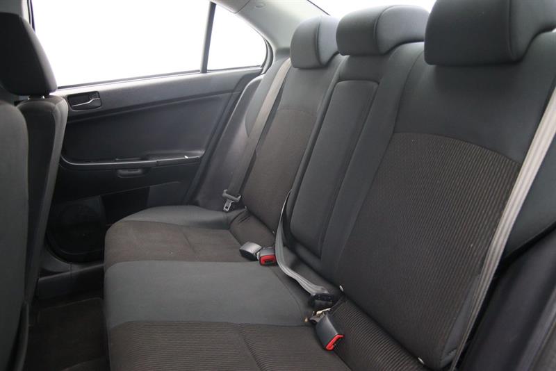 mitsubishi Lancer 2017 - 8
