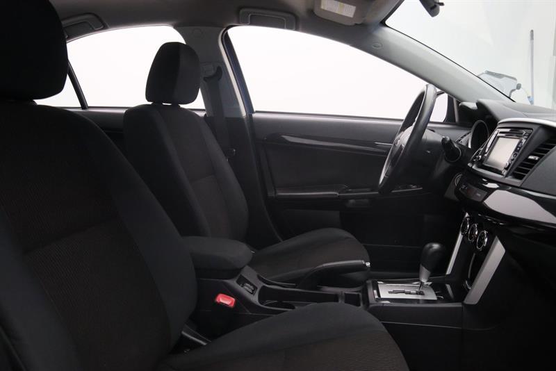 mitsubishi Lancer 2017 - 15