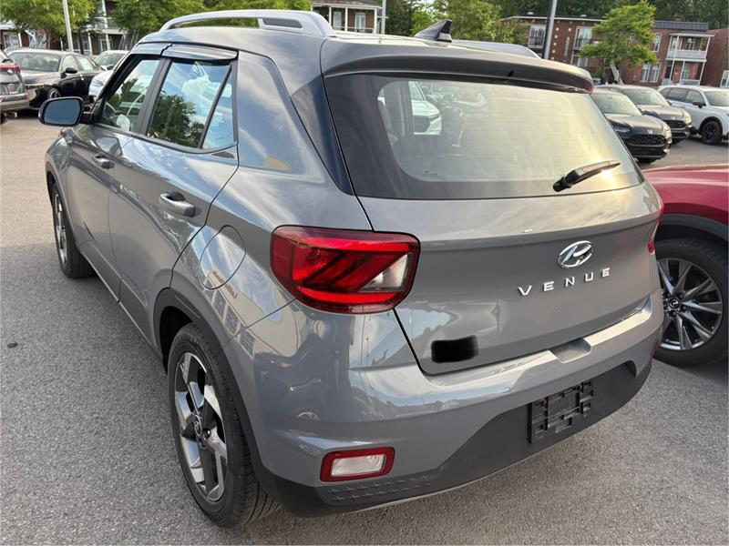2022 Hyundai Venue - Image 4