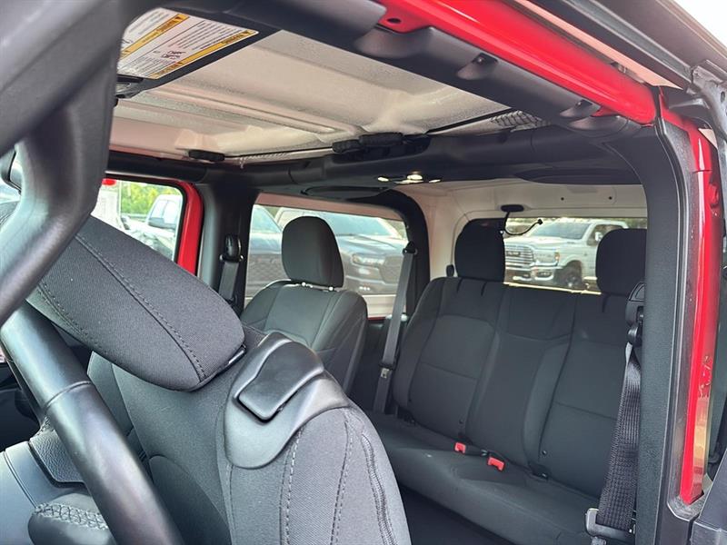 jeep Wrangler 2023 - 16
