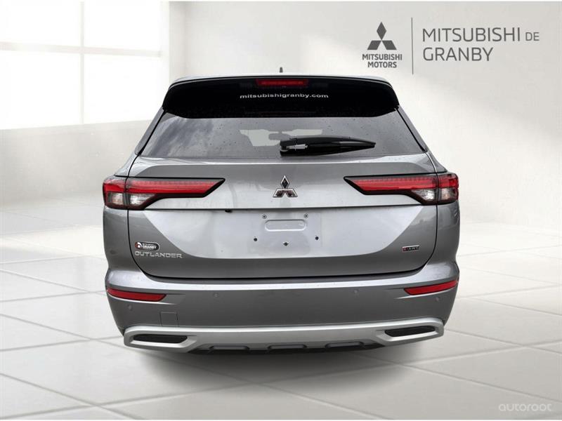 mitsubishi Outlander 2022 - 3