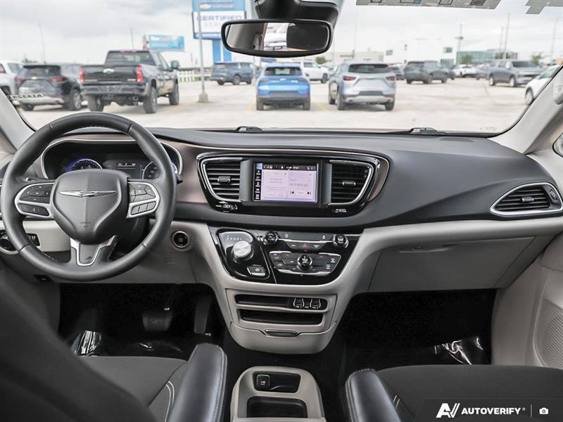 chrysler Grand Caravan 2024 - 27