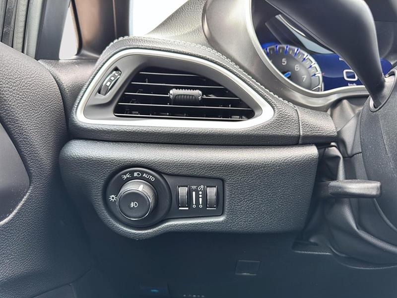chrysler Pacifica 2026 - 17