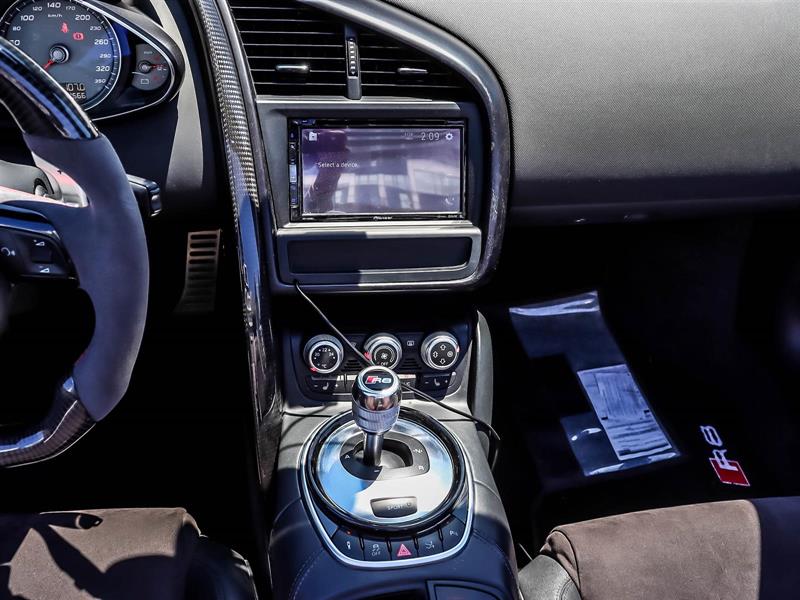 audi R8 Spyder 2014 - 16