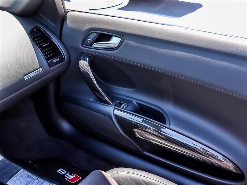 audi R8 Spyder 2014 - 17