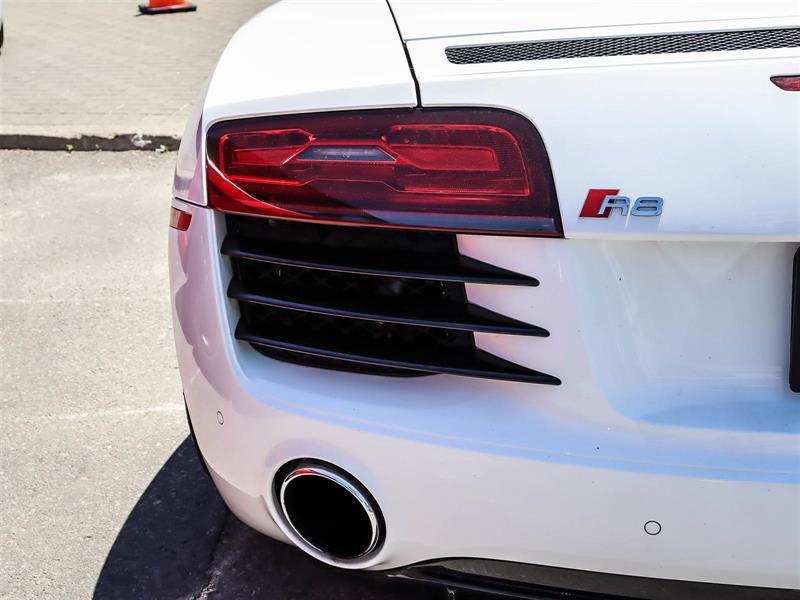 audi R8 Spyder 2014 - 24