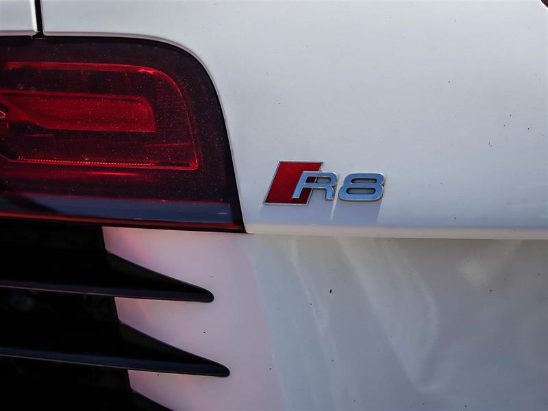 audi R8 Spyder 2014 - 25