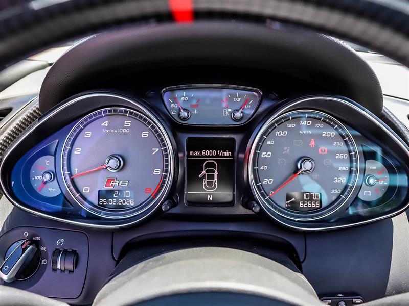 audi R8 Spyder 2014 - 32