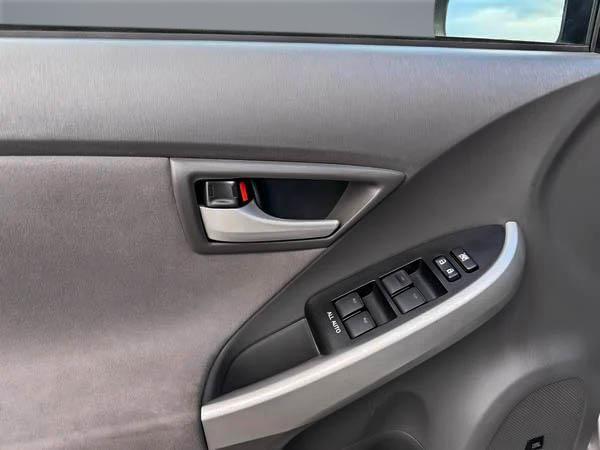 toyota Prius 2011 - 12