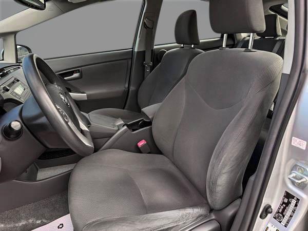 toyota Prius 2011 - 13