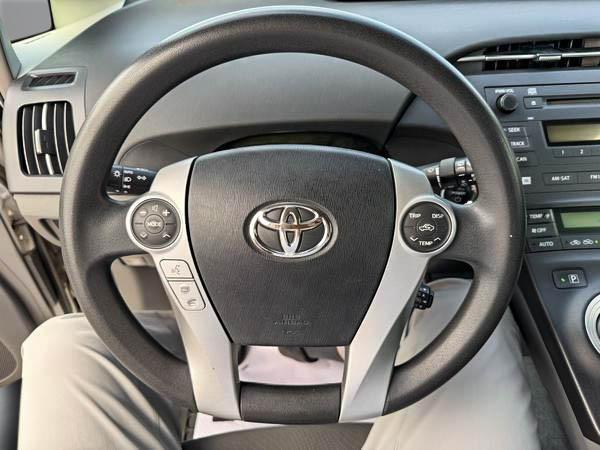 toyota Prius 2011 - 16