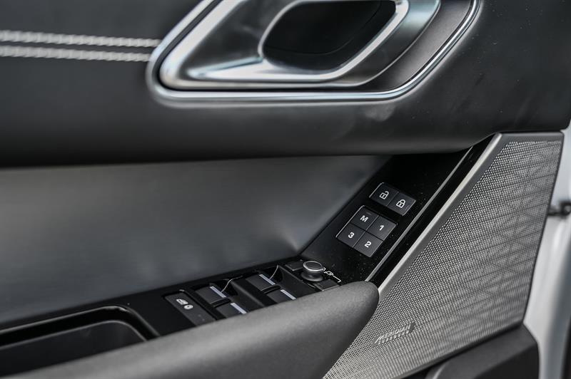 land rover Range Rover Velar 2023 - 16