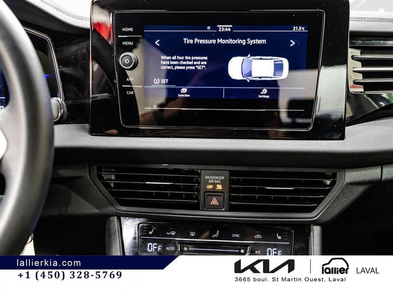 2025 Volkswagen Jetta - Image 21