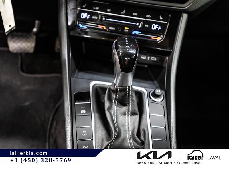 2025 Volkswagen Jetta - Image 22
