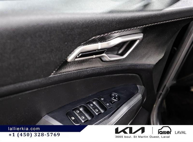 2025 Kia Sportage - Image 11