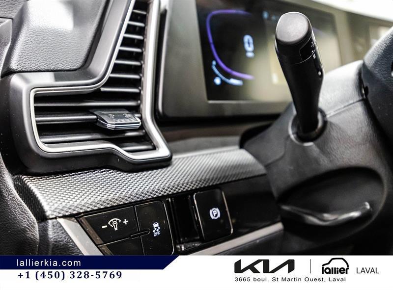 2025 Kia Sportage - Image 18