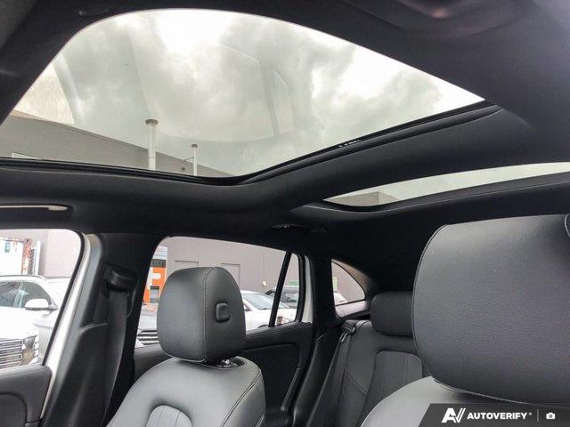 mercedes-benz GLA 2024 - 25