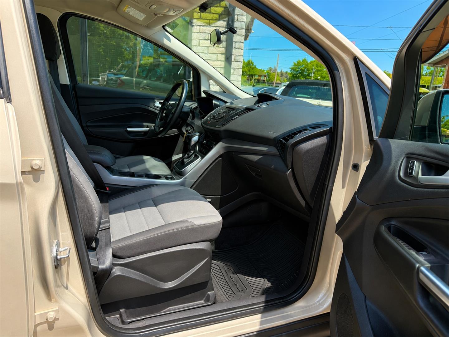 ford C-Max Hybrid 2015 - 23
