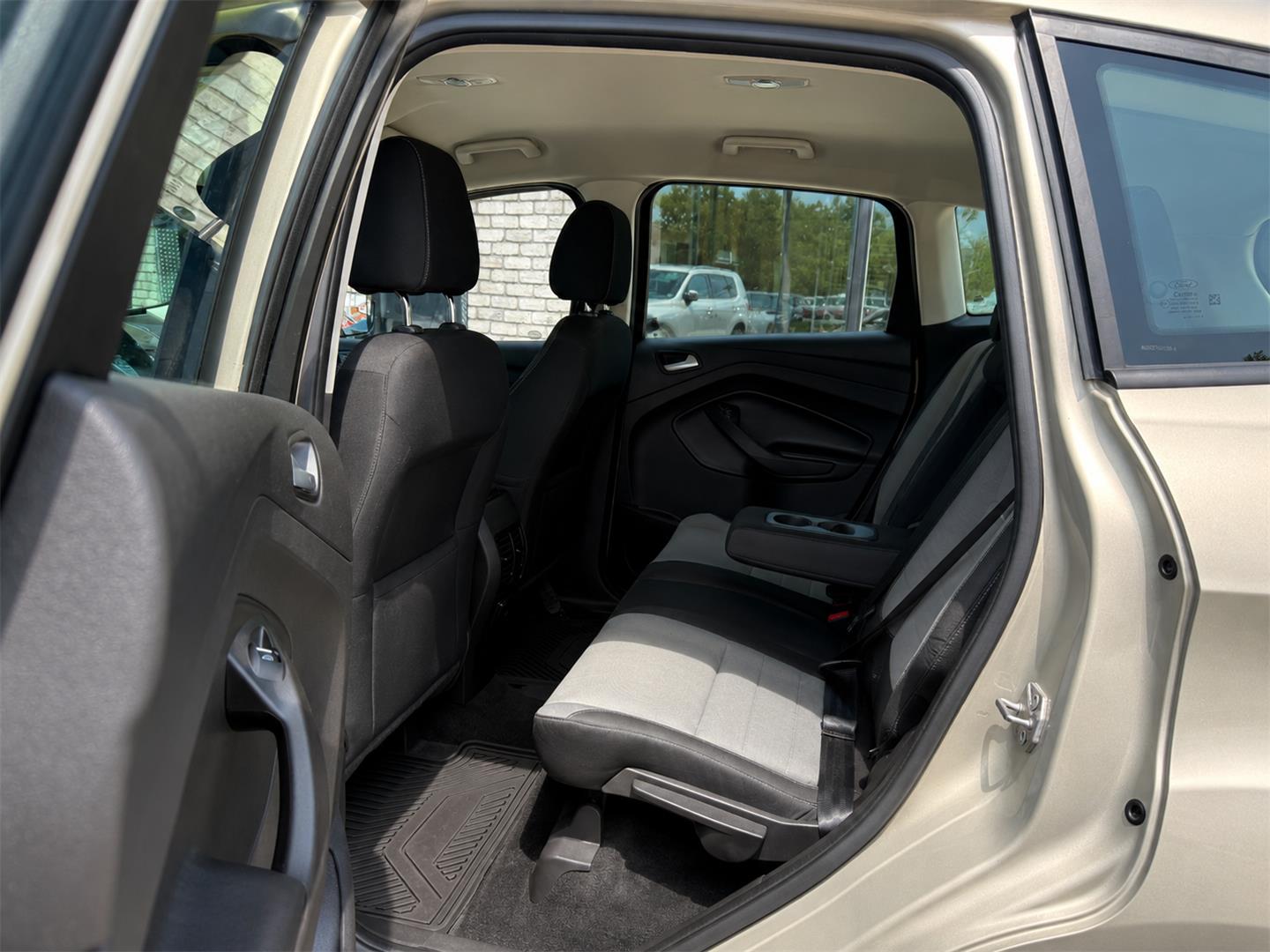 ford C-Max Hybrid 2015 - 24