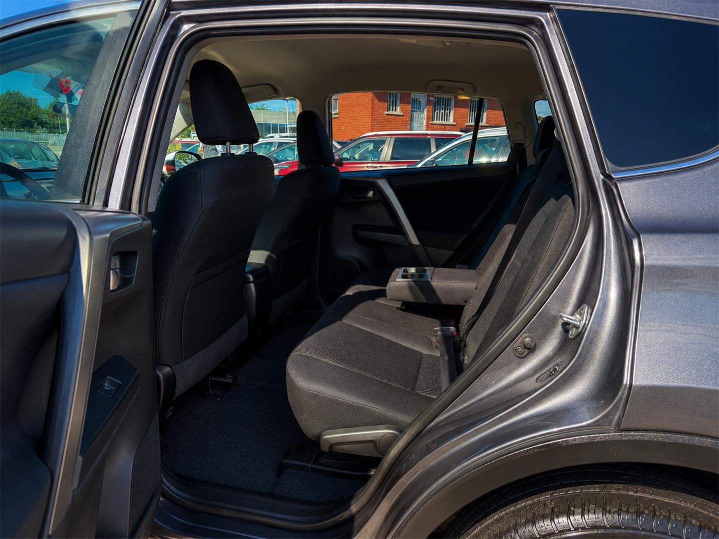 toyota RAV4 2018 - 25