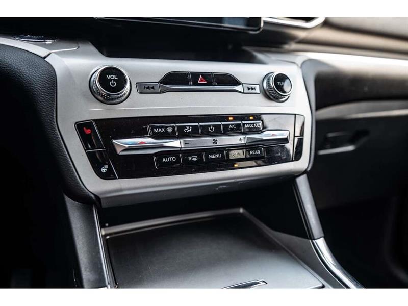 ford Explorer 2022 - 26
