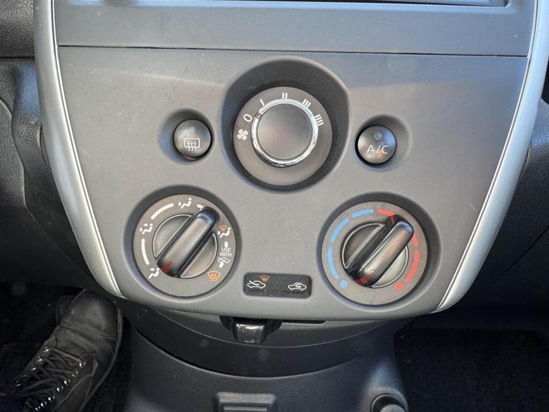 nissan Versa Note 2019 - 18