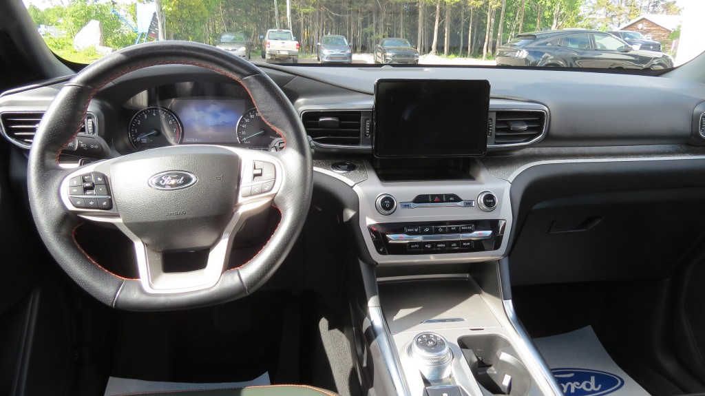 ford Explorer 2023 - 8