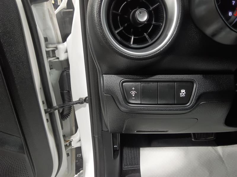 kia Forte 2022 - 8