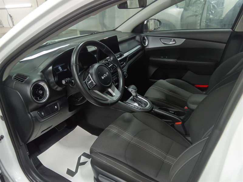 kia Forte 2022 - 17