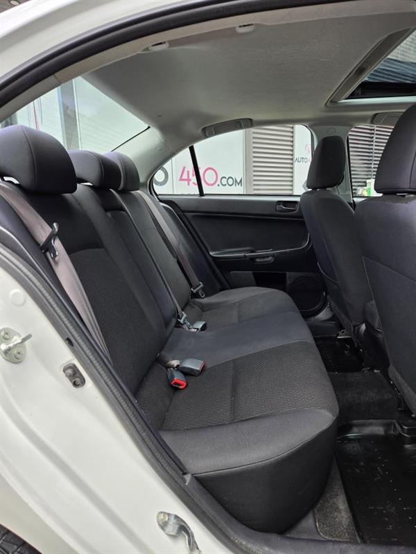 mitsubishi Lancer 2017 - 12