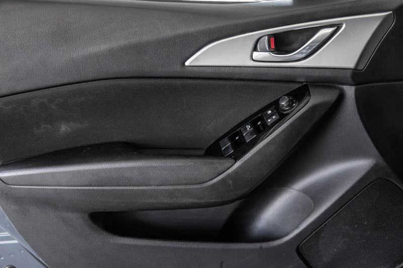 mazda Mazda3 2018 - 10