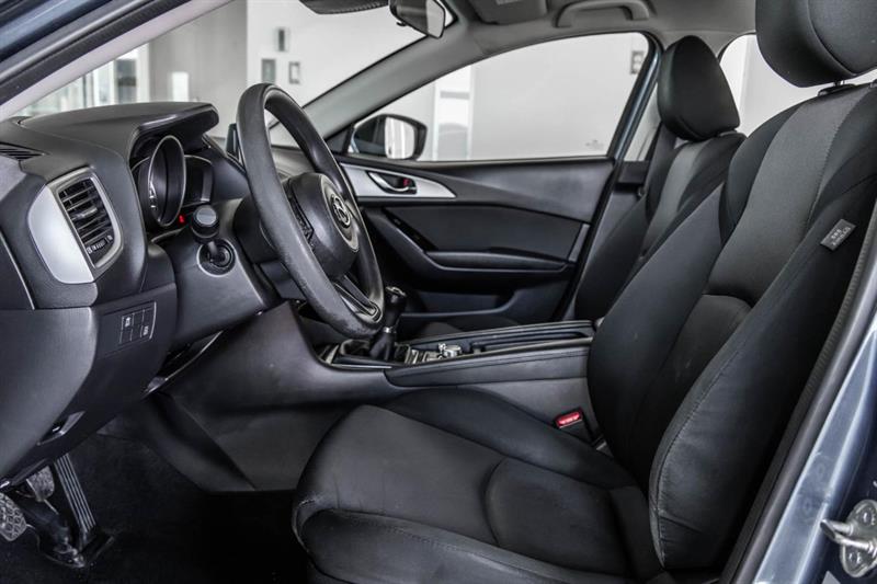 mazda Mazda3 2018 - 11