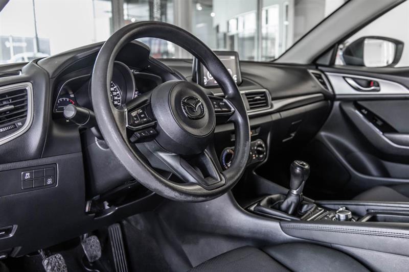 mazda Mazda3 2018 - 12