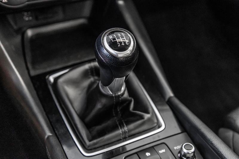 mazda Mazda3 2018 - 23