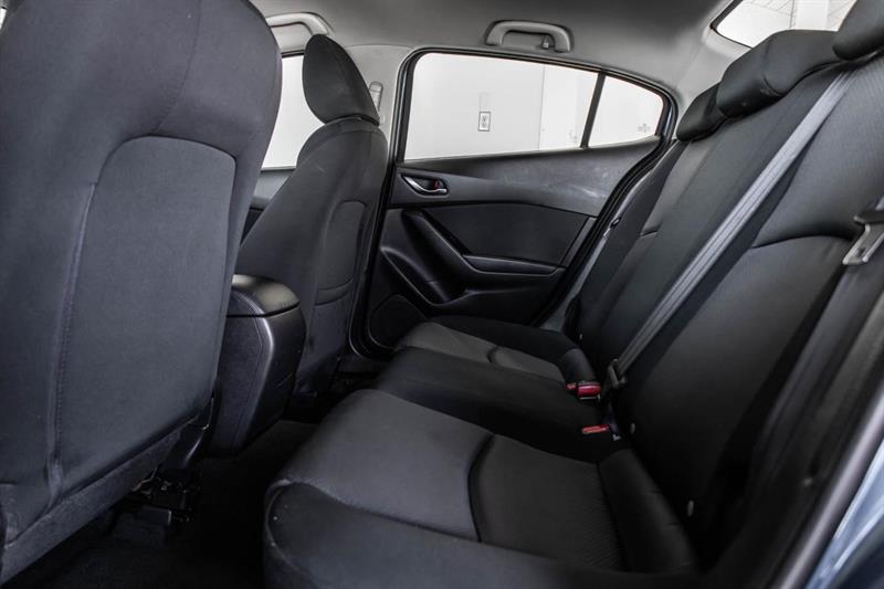 mazda Mazda3 2018 - 25