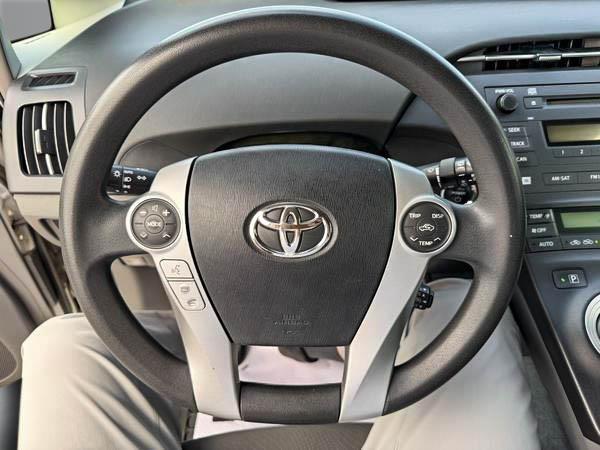 toyota Prius 2011 - 16