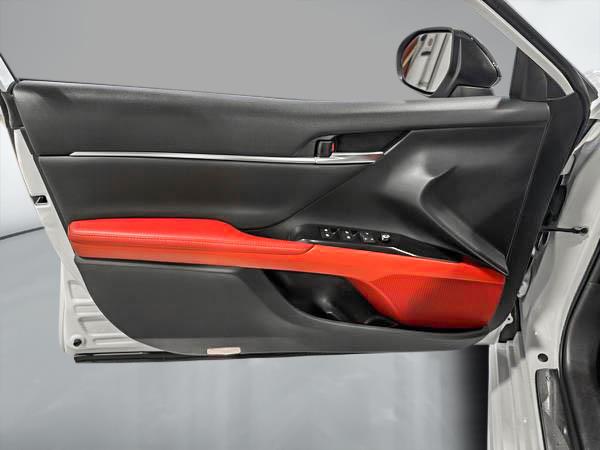 toyota Camry 2019 - 12