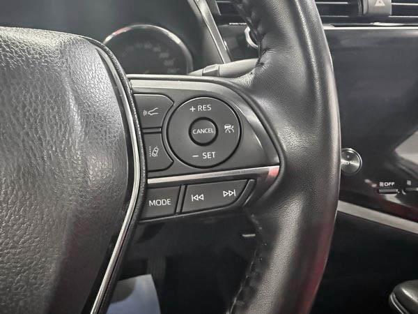toyota Camry 2019 - 17