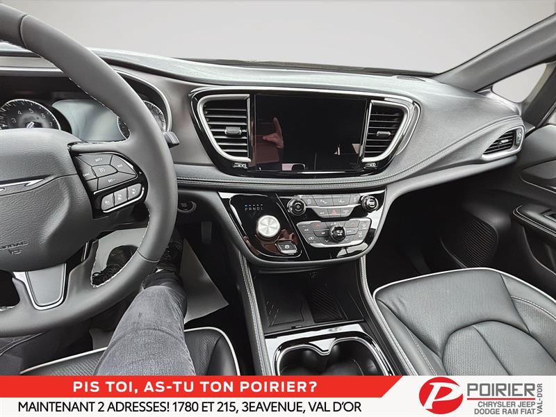 chrysler Pacifica 2027 - 21