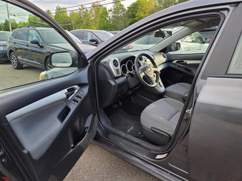 toyota Matrix 2010 - 9
